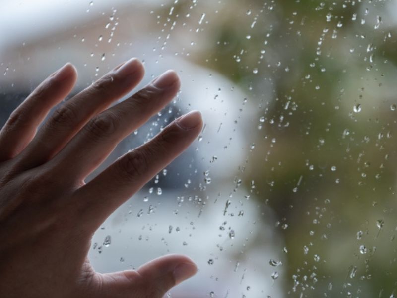 外壁塗装は雨の日に影響がある？施工NGな理由と対処法