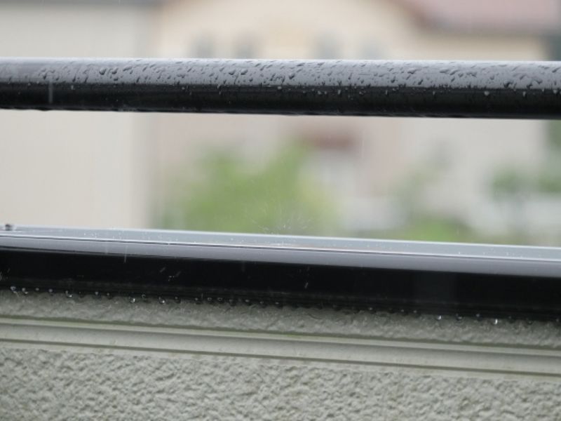 【ベランダ雨漏り】放っておくと危険？主な原因と知っておきたい対策・補修のポイント