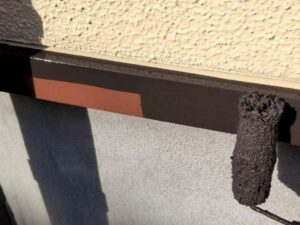 ローラーで水切り板金塗装